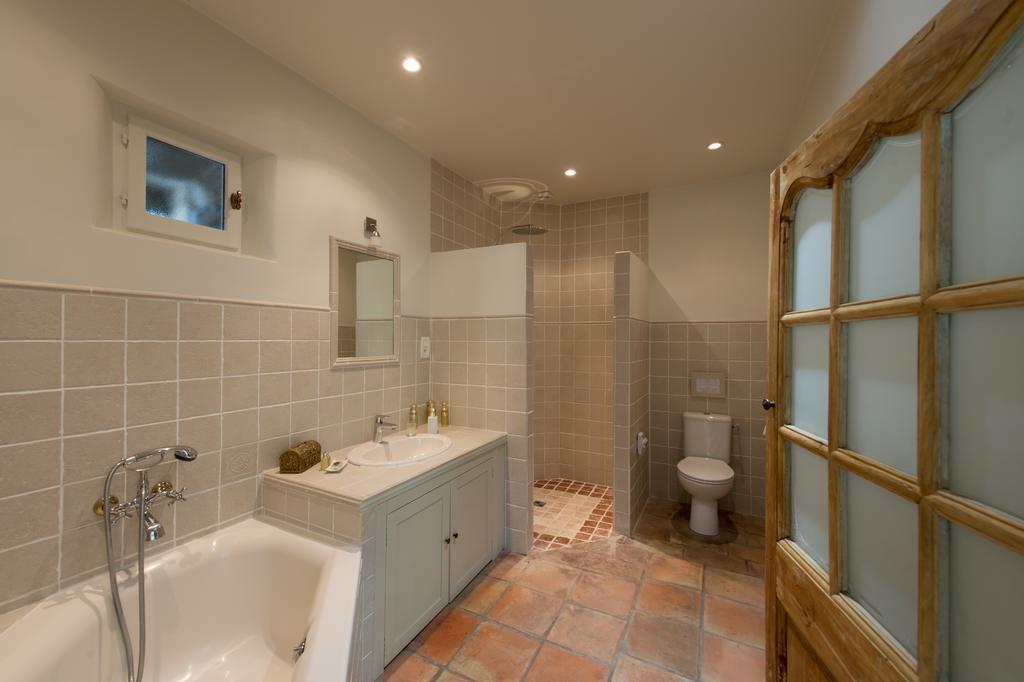 Gite Des Carmes And Spa Le Thor Exterior foto