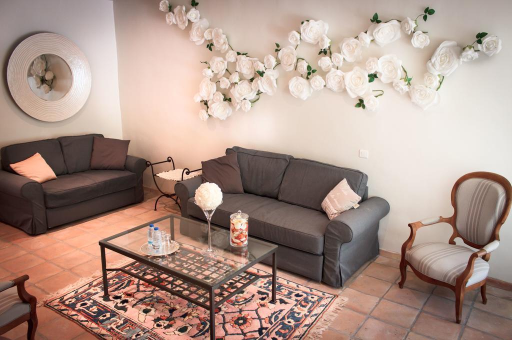 Gite Des Carmes And Spa Le Thor Exterior foto