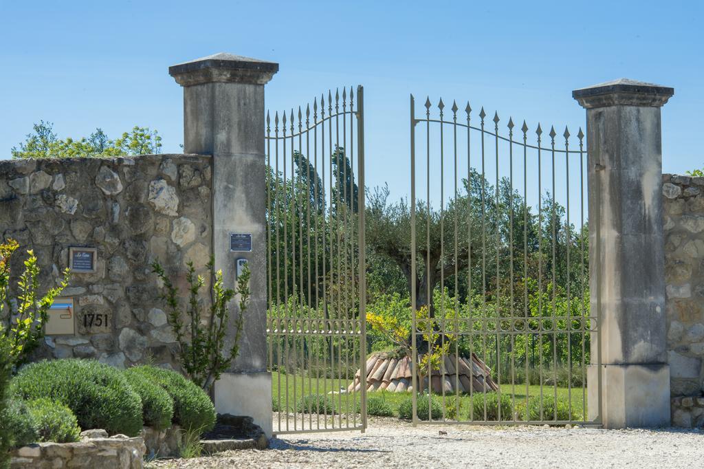 Gite Des Carmes And Spa Le Thor Exterior foto